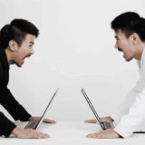 １秒で生まれる「信頼」と「誤解」